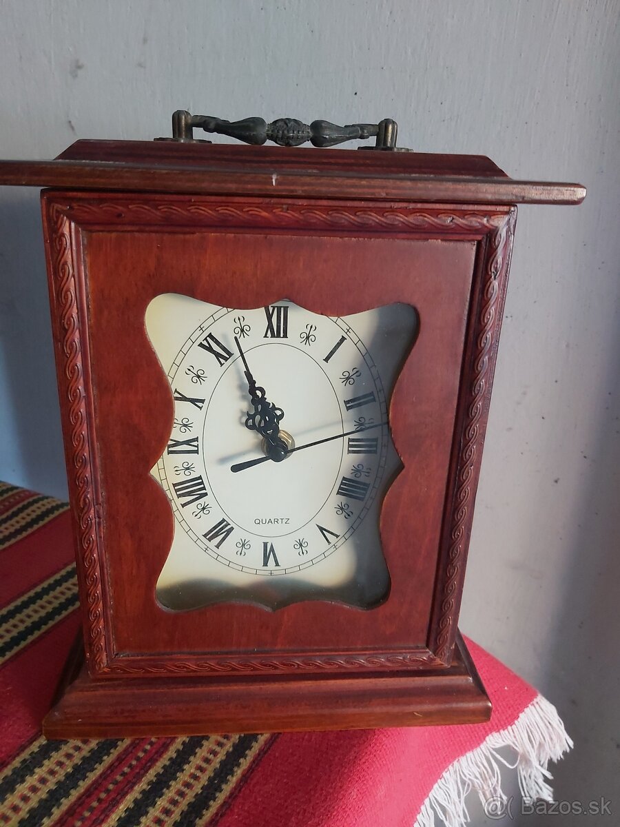 Rôzne staré hodiny - 3