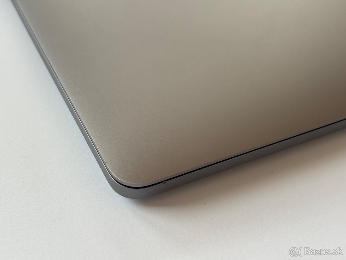 MacBook PRO 2019 13 8GB / 256GB Nová Baterka - 3
