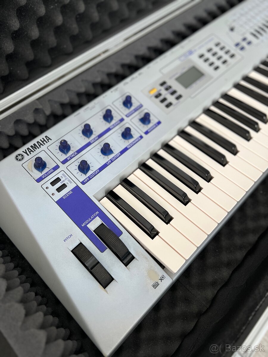 Yamaha CS2x - 3