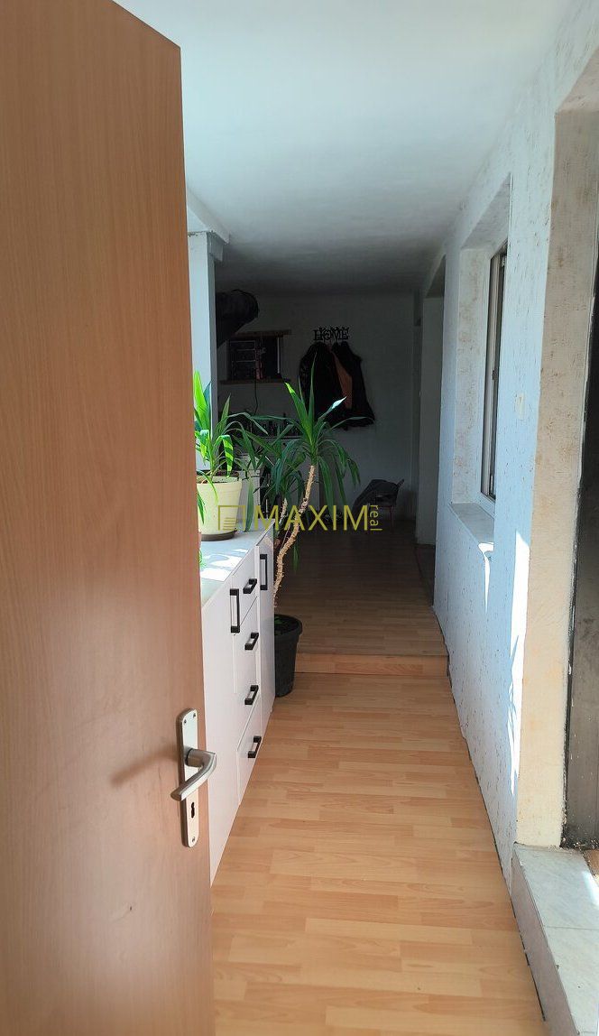 Ponúkam na predaj rodinný dom v obci Ružindol, vhodný na pok - 3