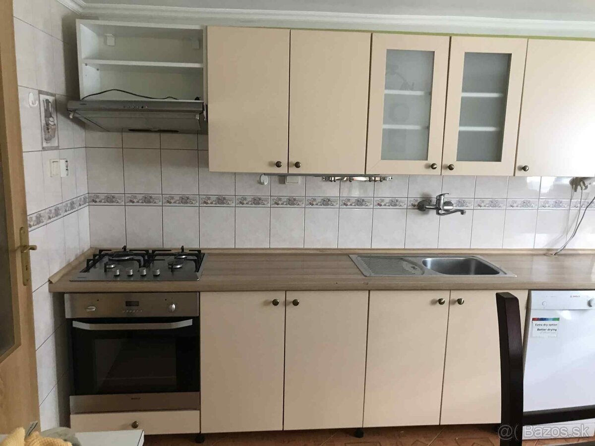 Kuchynská linka - 3