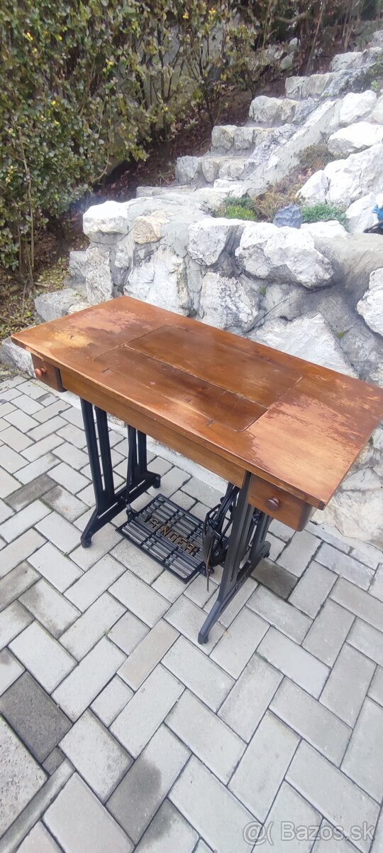 Funkčný šijací stroj Singer - 3