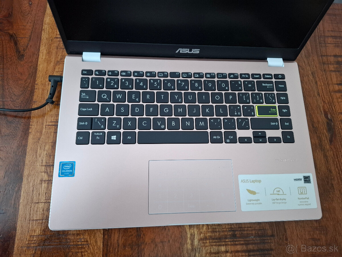 Predam notebook Asus VivoBook - 3