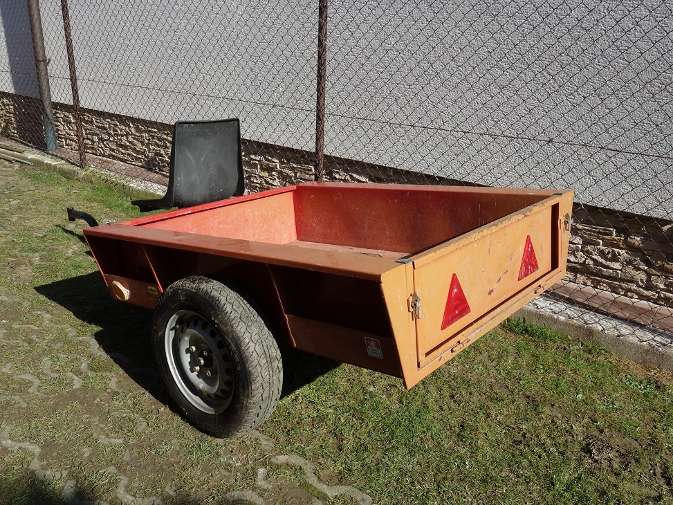 Vlečka vyklápacia - 3