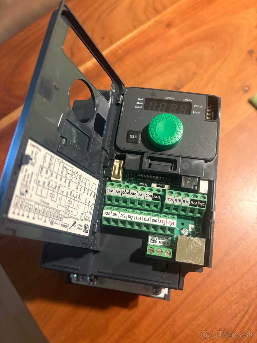 Schneider Altivar Menič 240V 8A - 3