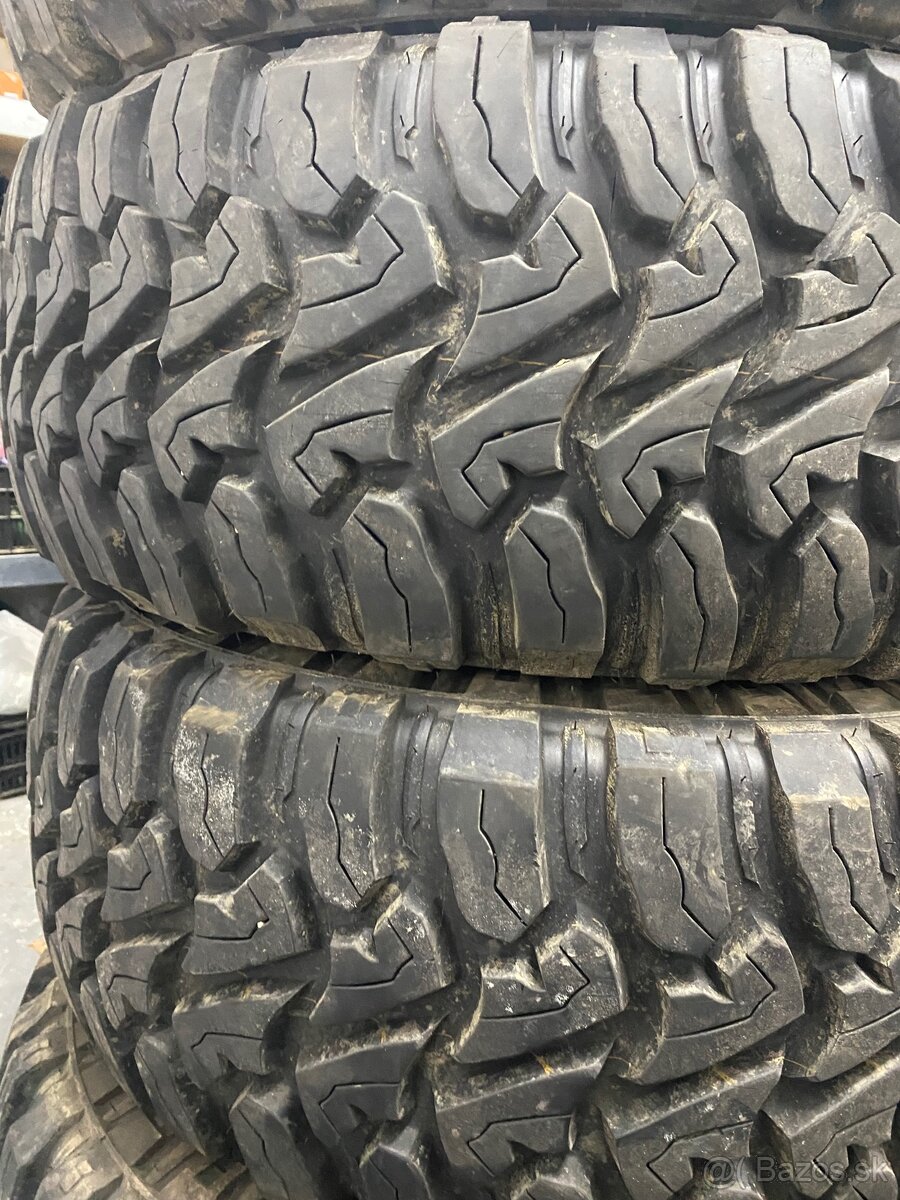Nexen roadian MT 33x12.5 r15 - 3