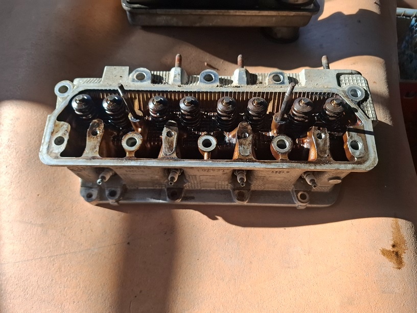 felicia - hlava motoru, víko, vodná pumpa - 3