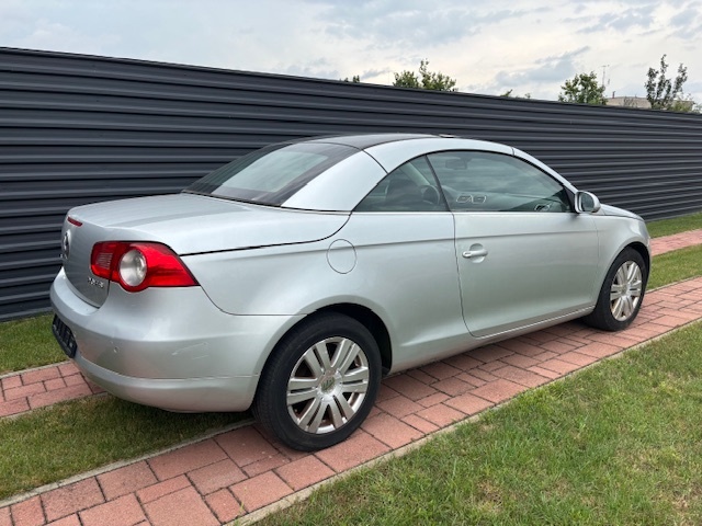 Volkswagen EOS 2,0 FSi benzín - 3