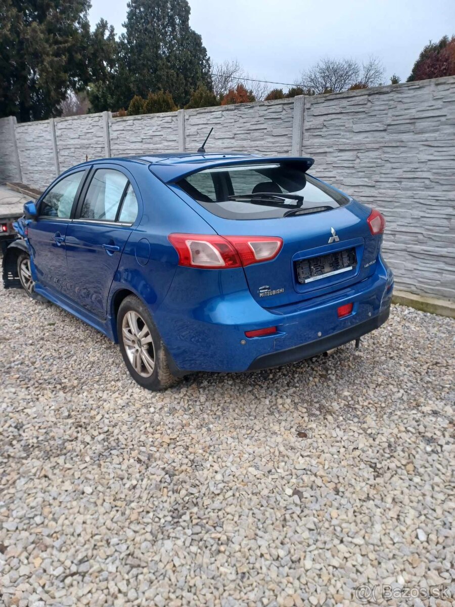 Rozpredám Mitsubishi Lancer 1.8 103kw 2008 - 3