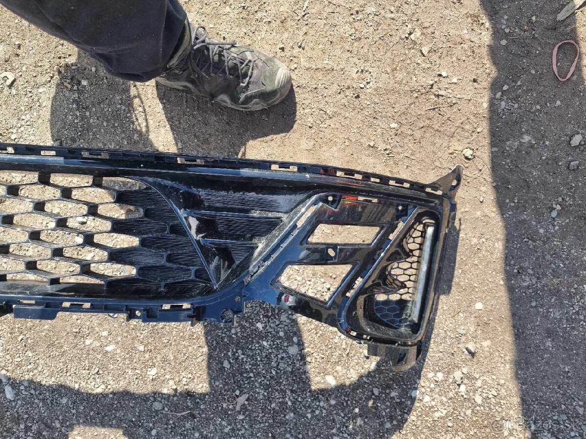 Kia ceed stredová mriežka naraznika predná - 3