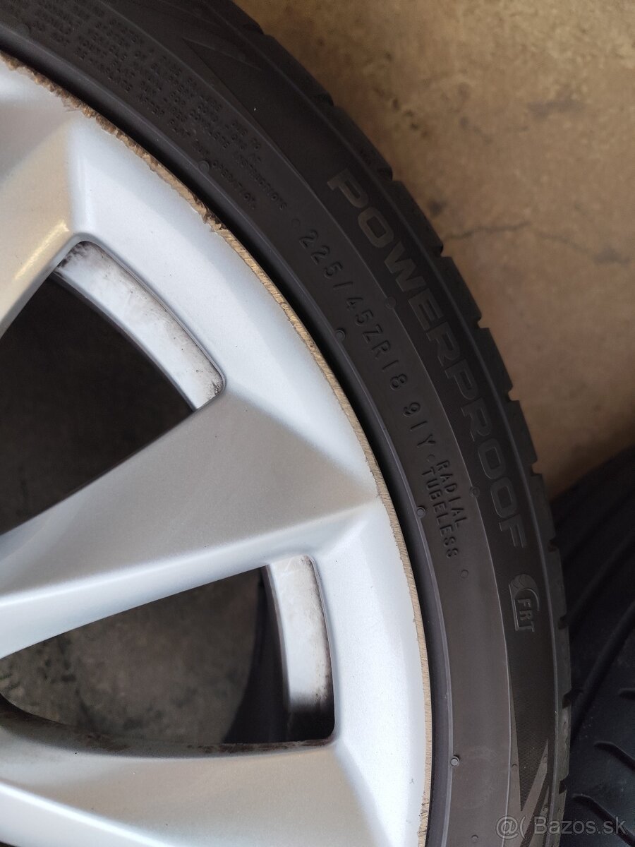 BMW sada alu+pneu 225/45 18" - 3