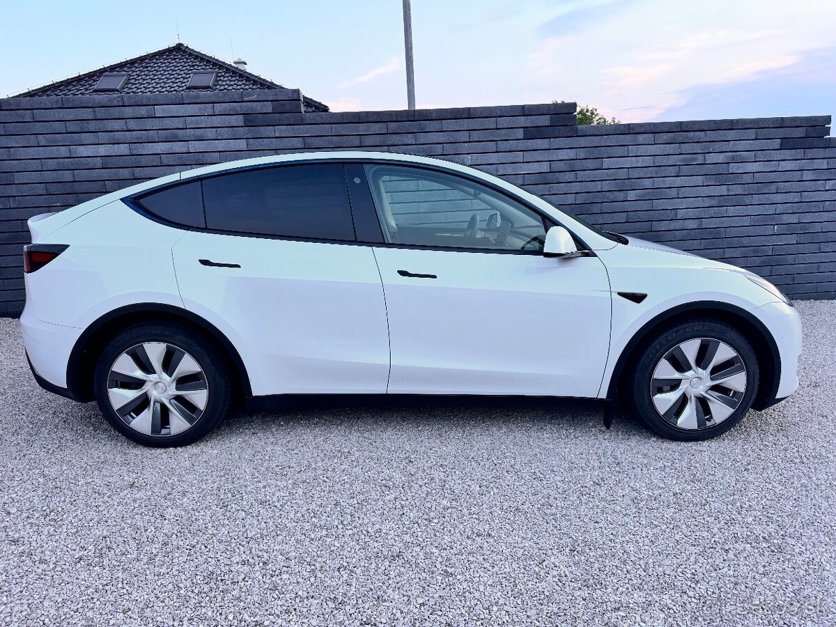 Tesla Model Y Long Range 4x4 Berlín DPH - 3