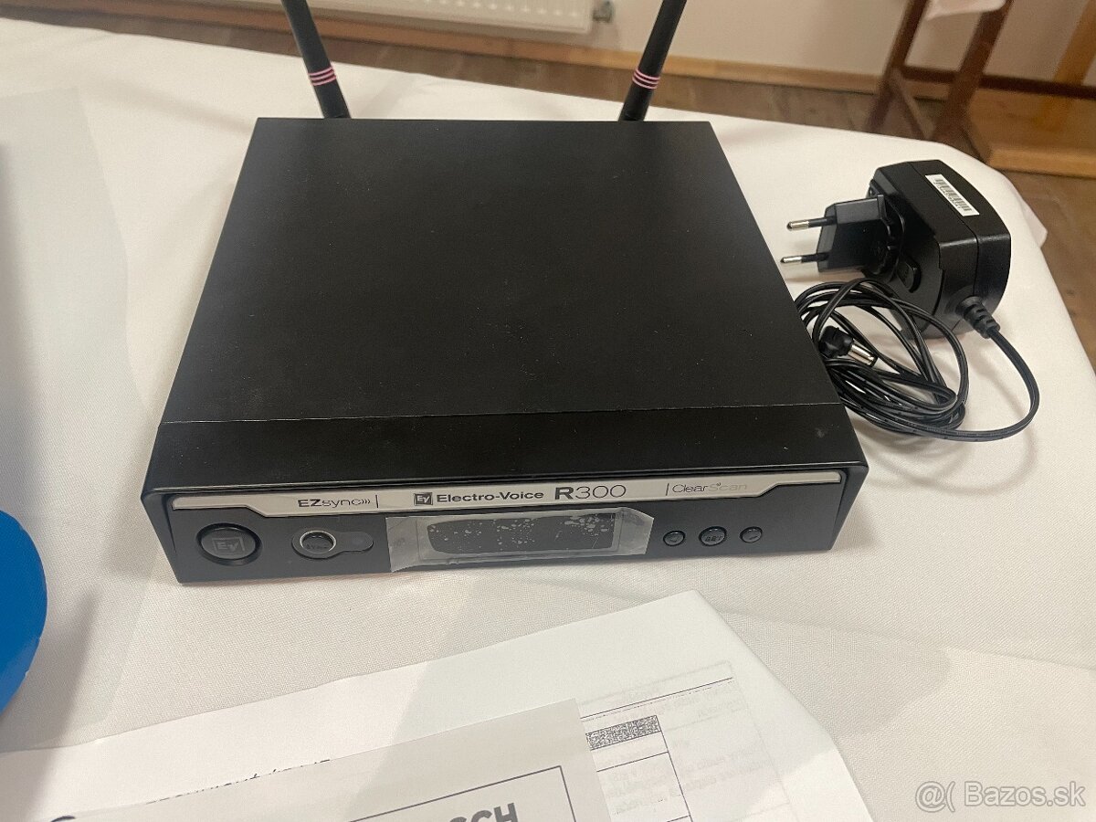 Electro-Voice R300 - 3