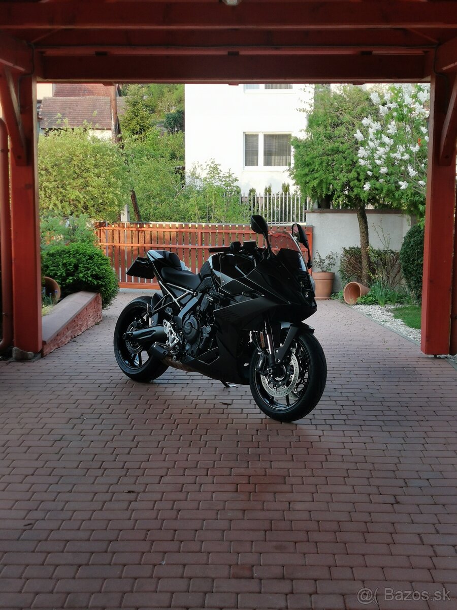 Suzuki GSX-8R - 3