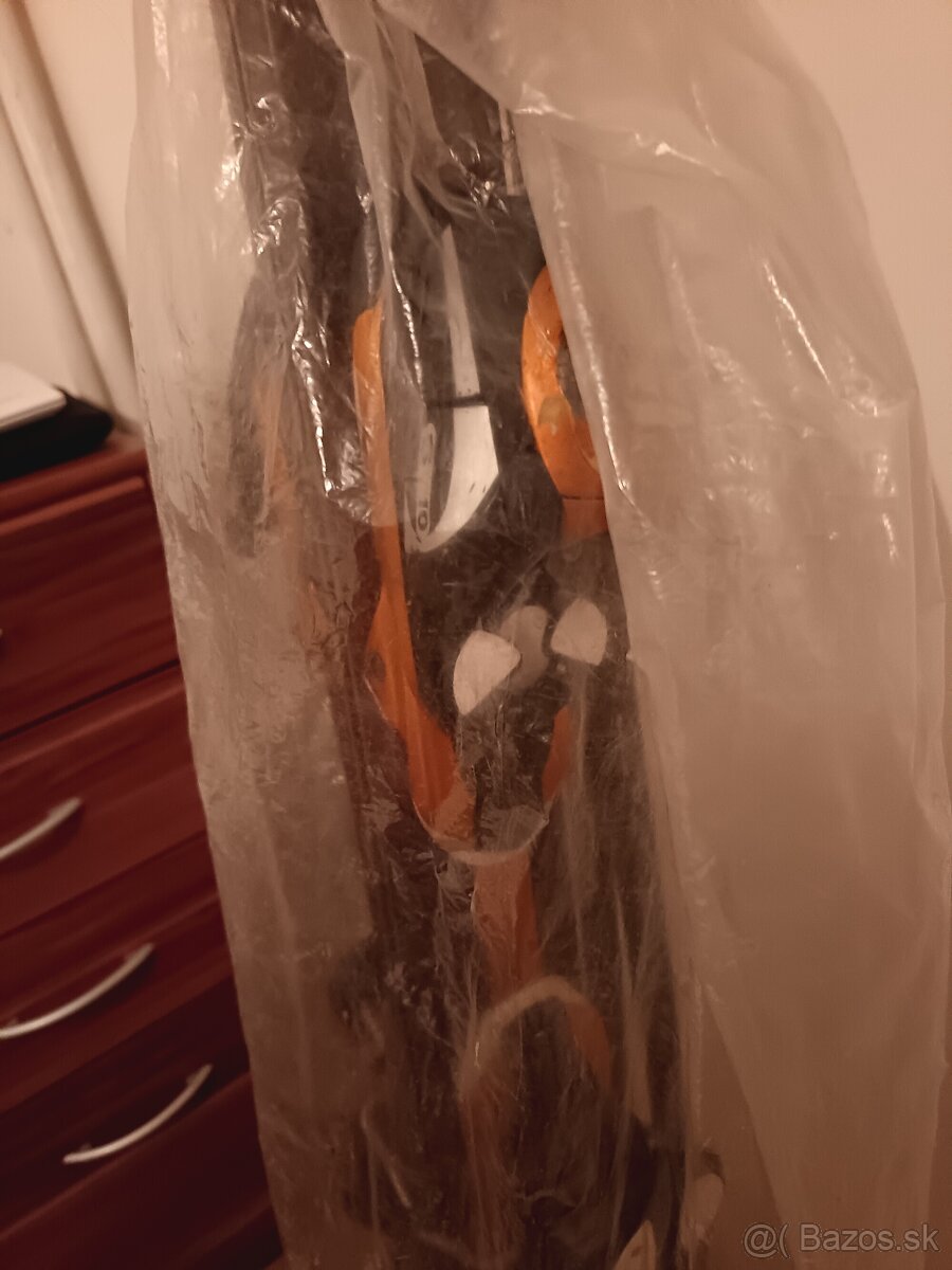 Lyžiarske topánky a lyže - 3