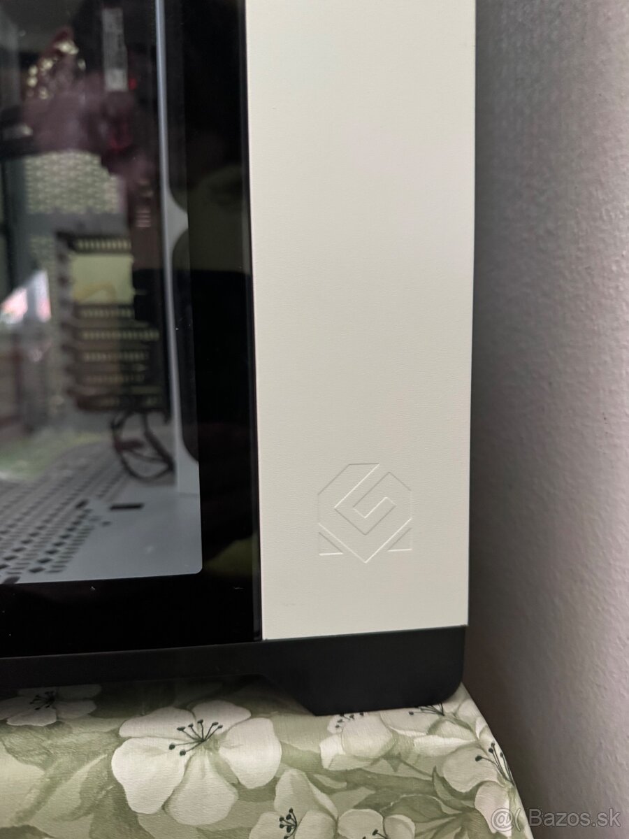 PC skrinka MAGNIUMGEAR - 3