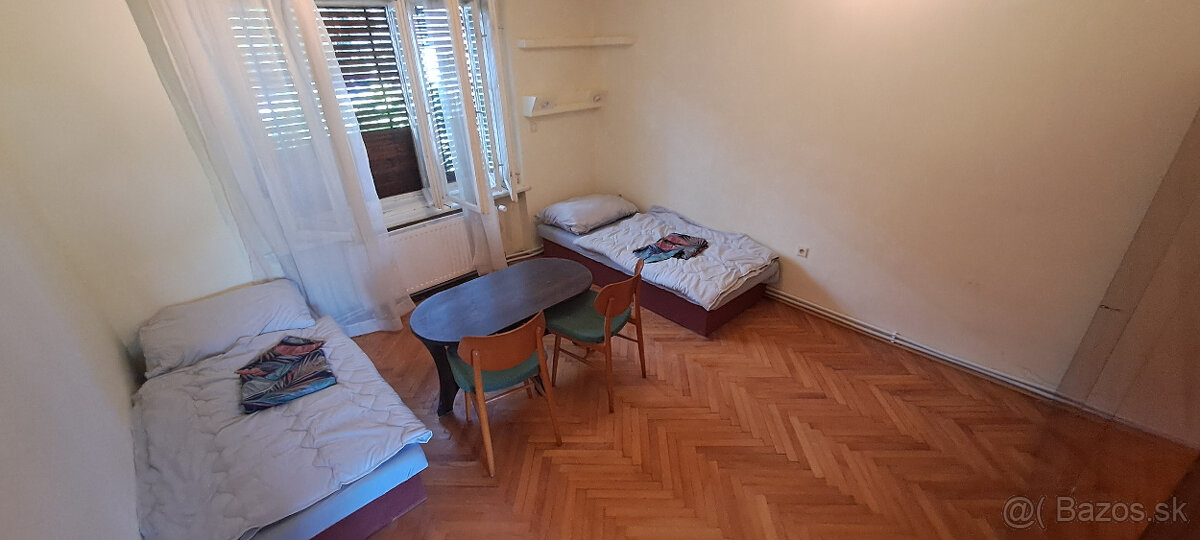 Prenájom 4 izbový dom v centre mesta Šurany - 3