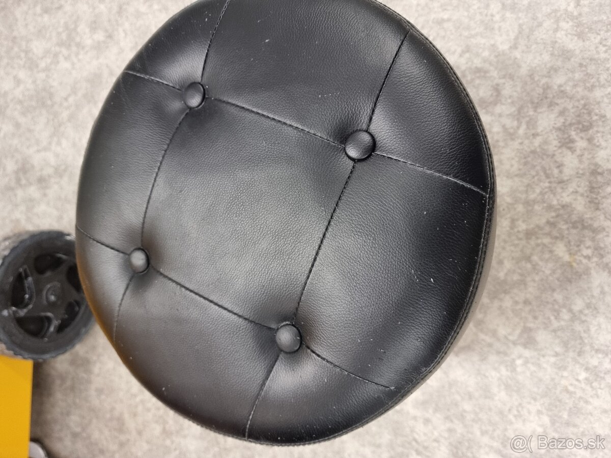 Taburetky a barove stolicky - 3