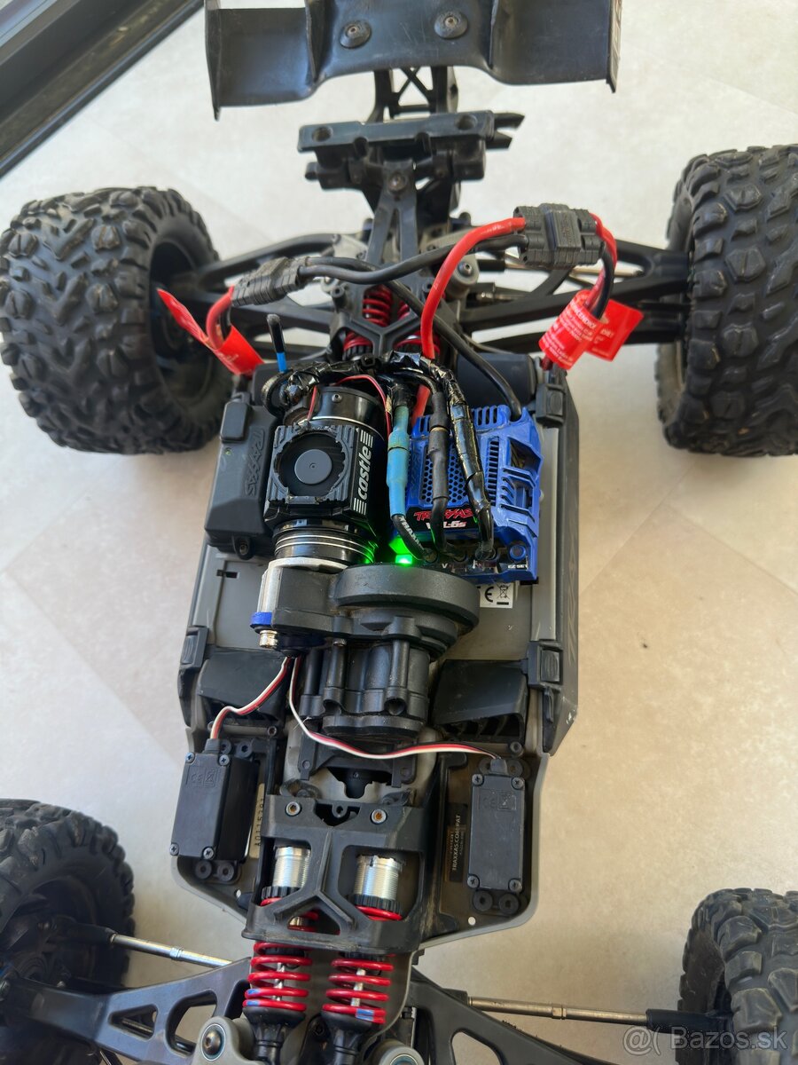 TRAXXAS E-REVO 2.0 VXL 1/8 - TOP STAV - 3