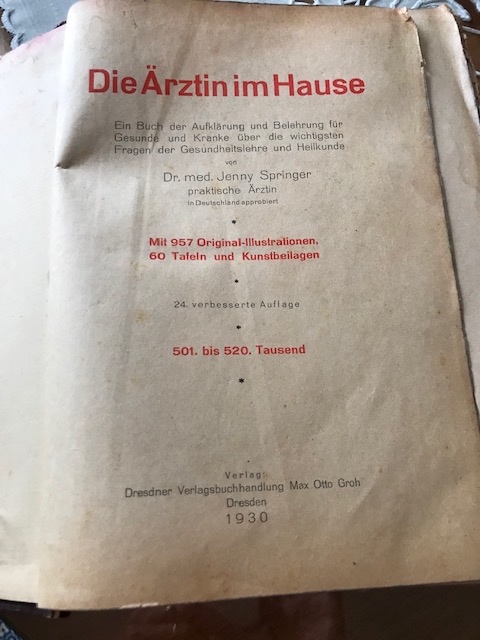 predám knihu Dr.MedJenny Springer roku 1930 - 3