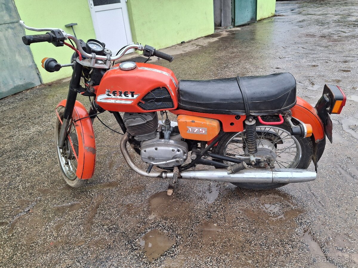 ČZ 175 -487 - 3