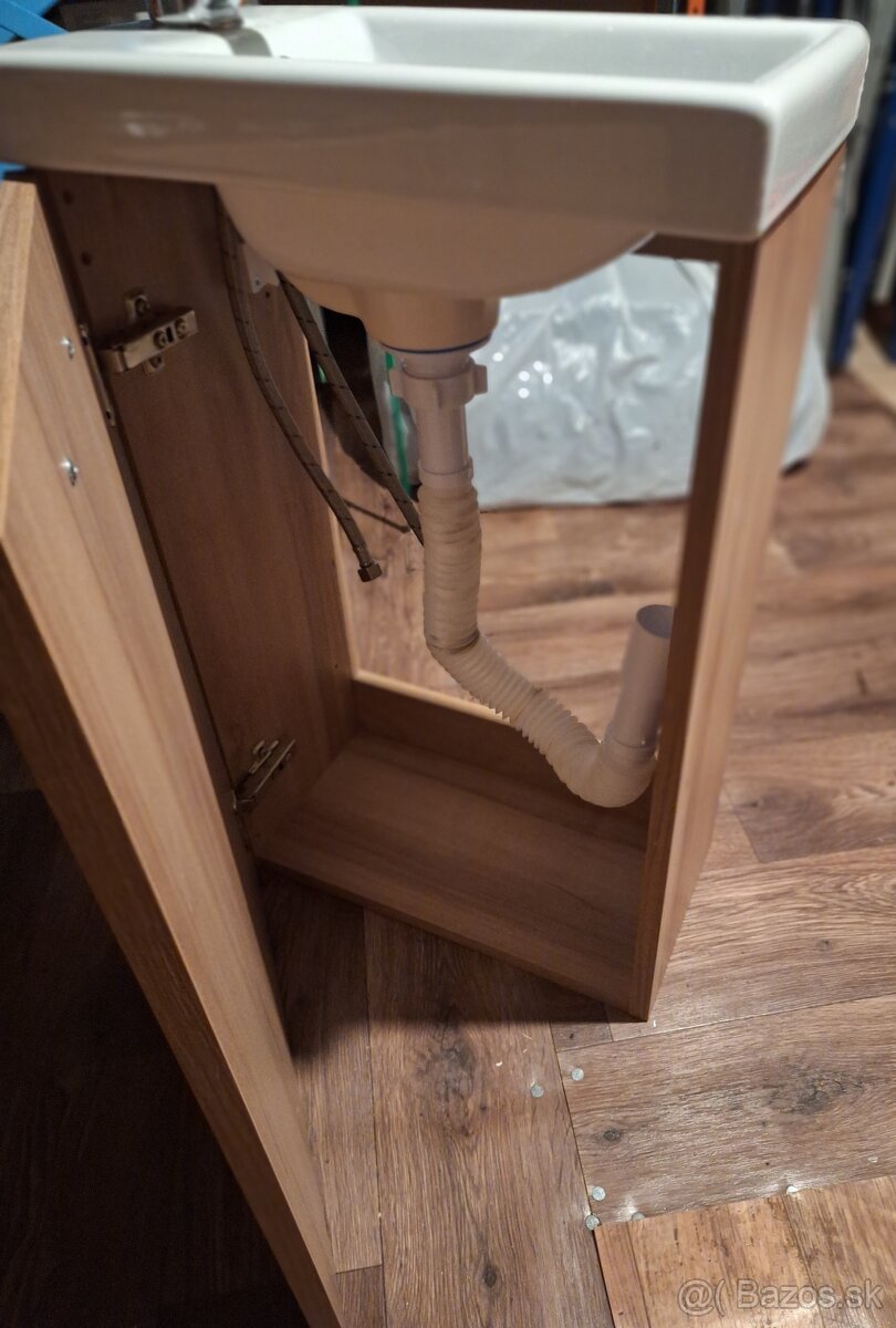 Skrinka s umývadlom - 3