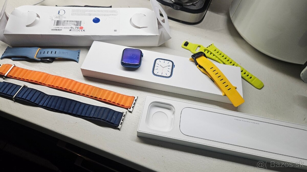Apple Watch 7 modré 45mm + remienky - 3