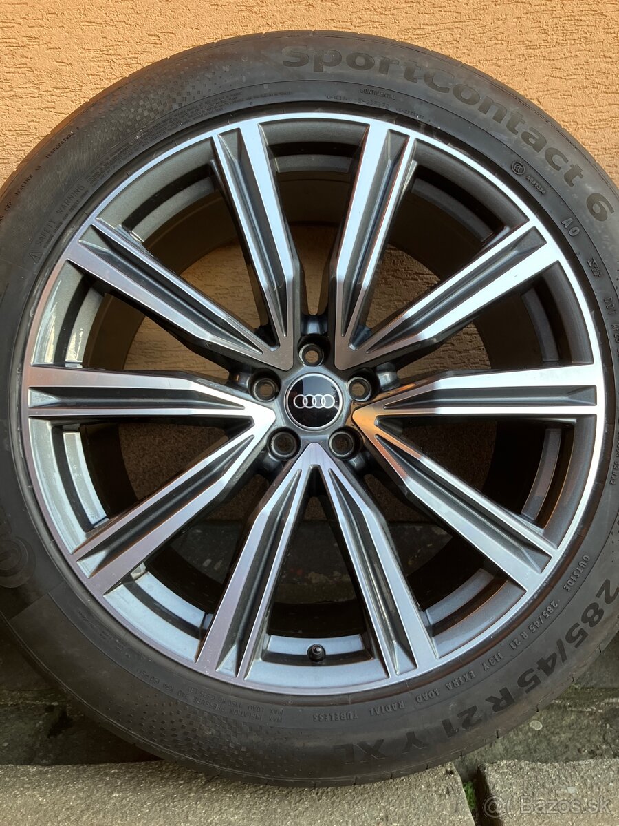 Letná sada Audi Q8 - 3