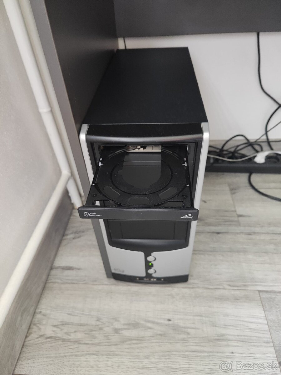 Stolový počítač značky Desktop - 3