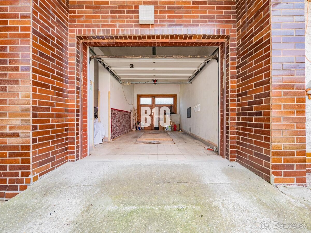 PRIESTRANNÝ RODINNÝ DOM s garážou v pokojnom prostredí mesta - 3