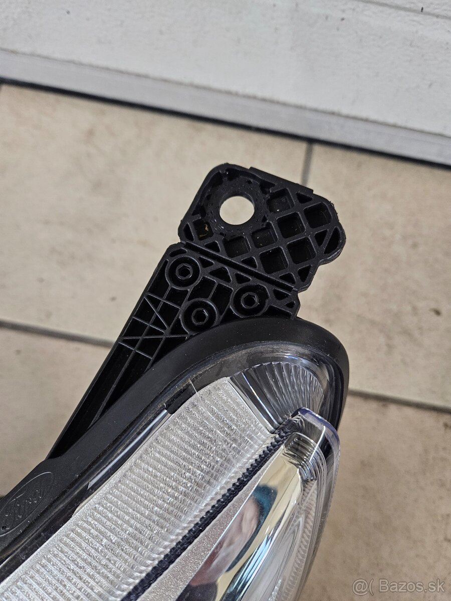 Svetlo Ford Focus MK4 - 3