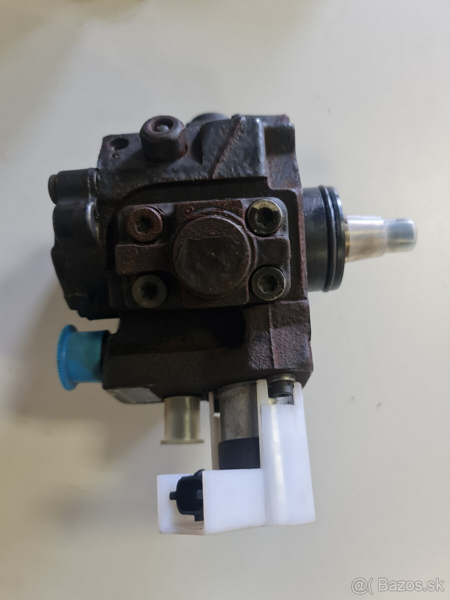 Predám čerpadlo 0445010206 - 3