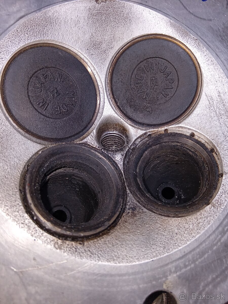 Hlava Honda NX650 Dominator - 3