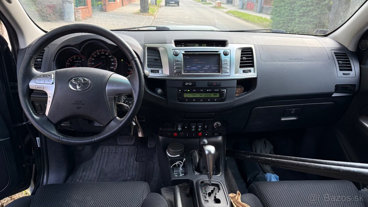 Predám Toyota Hilux 3.0 D 6/AT