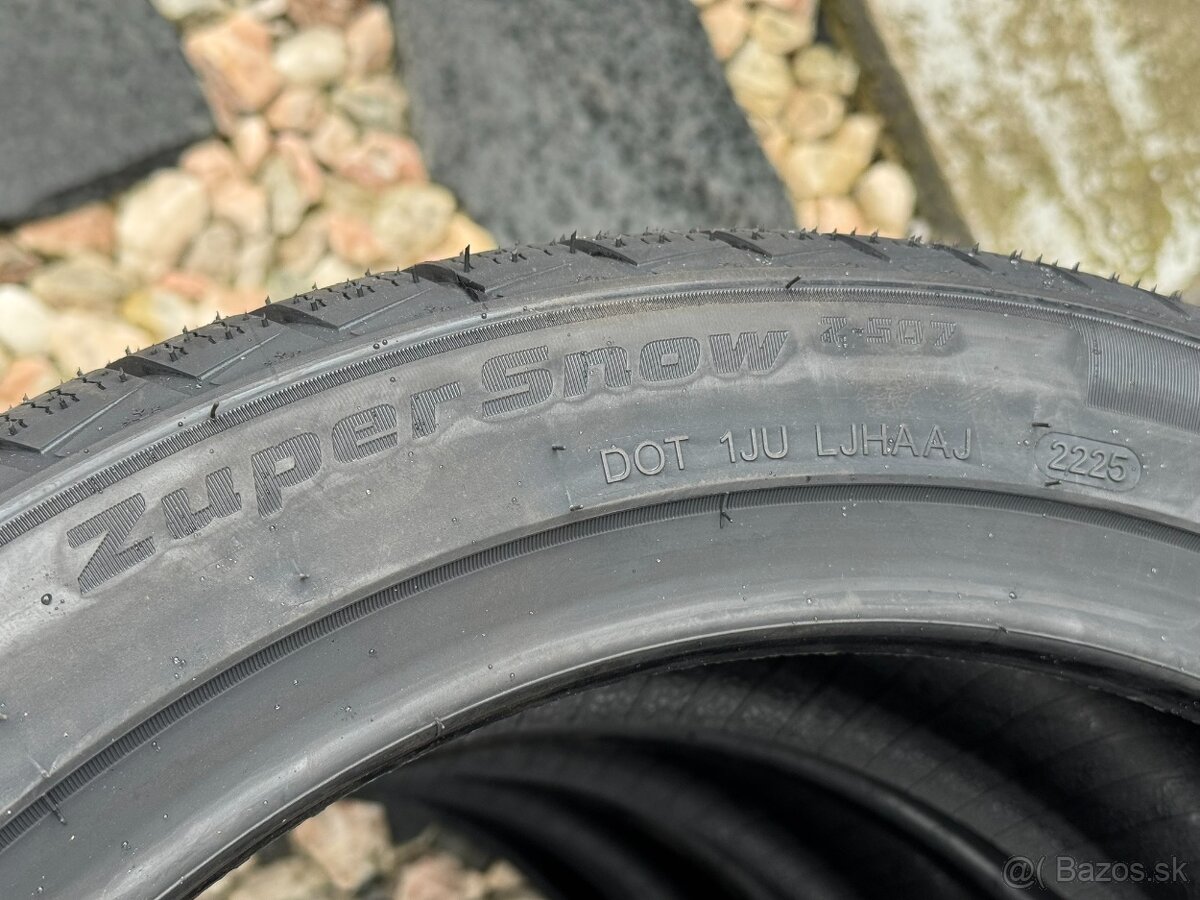 225/45 R18 - 3