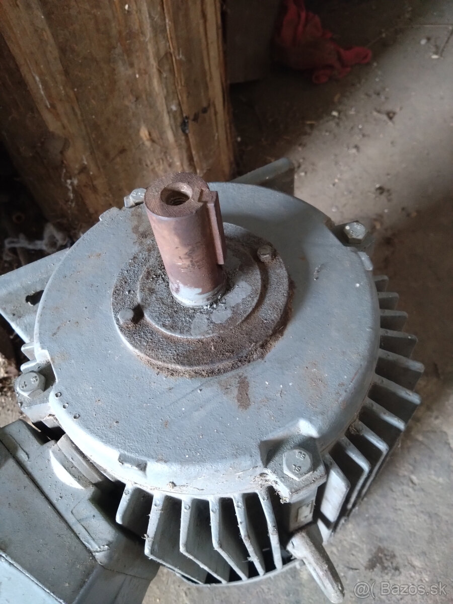 predám elektromotor 2,2 kWh - 3