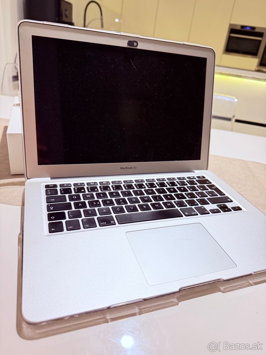 Macbook Air 13, 2017 - 3