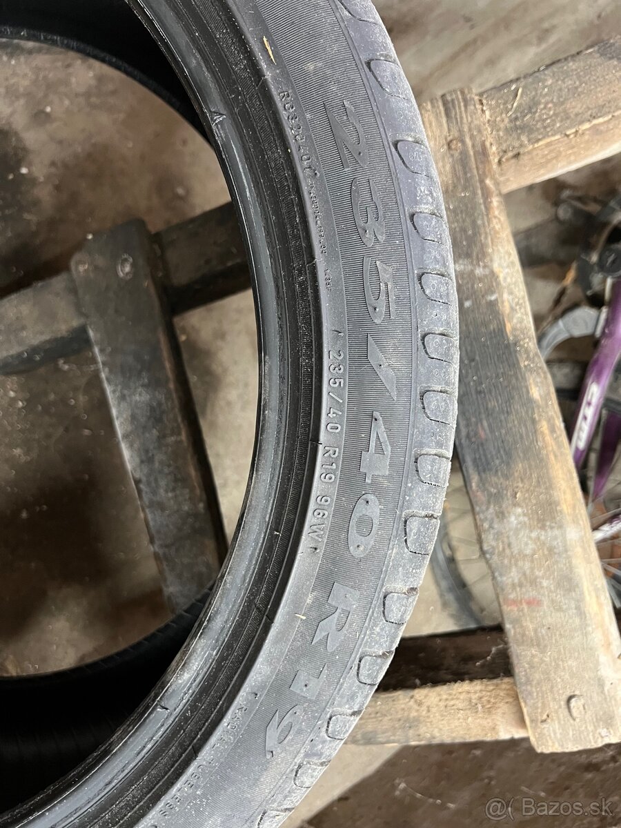 Letné gumy 235/40 R19 96W - 3