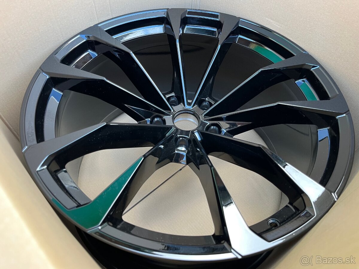LAMBORGHINI URUS 23" Black, nové, originál - 3