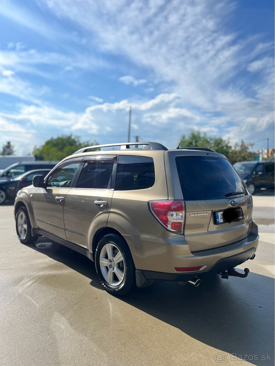 Subaru Forester PREMIUM - 3