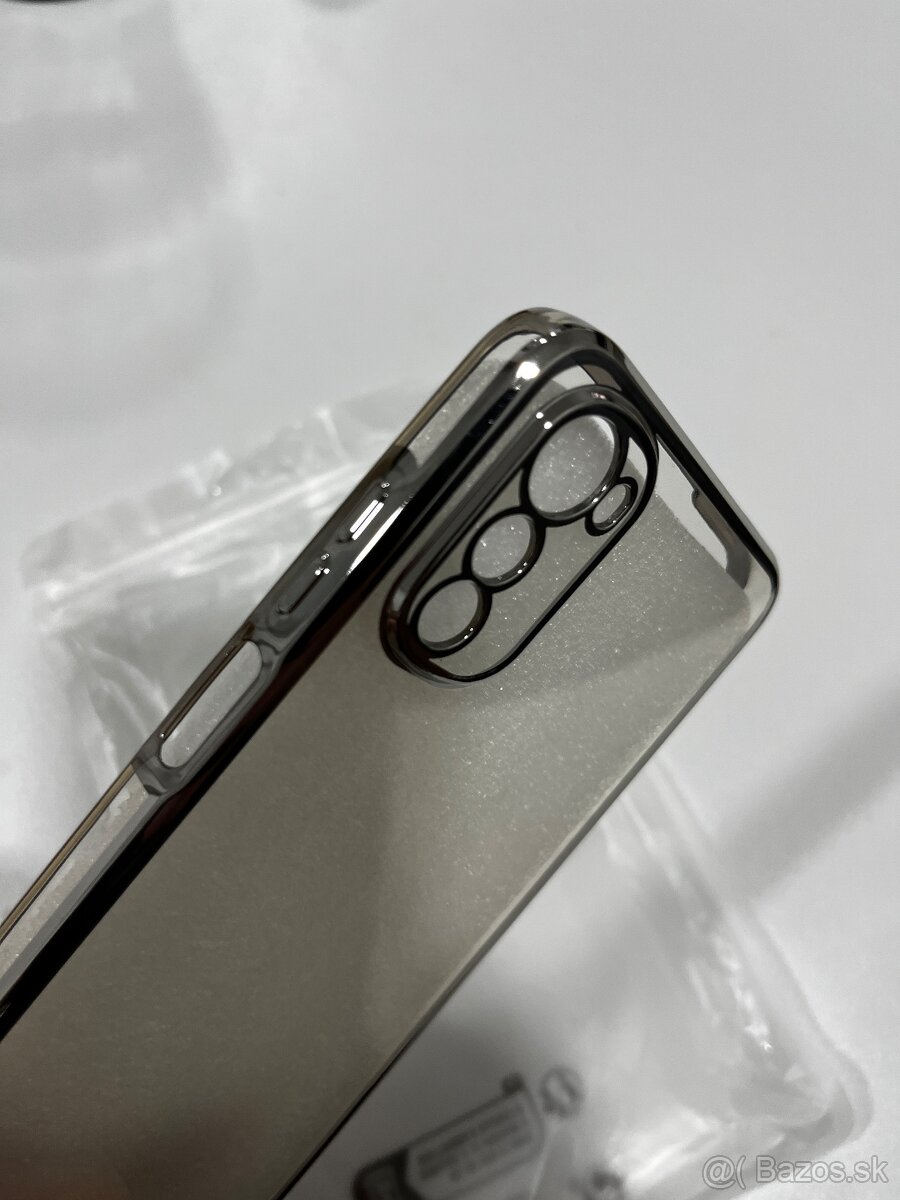 Motorola E32 - 3