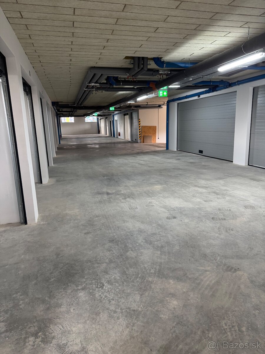 Garáže na prenájom na ZVONČEKOVEJ ul. v Michalovciach - 3