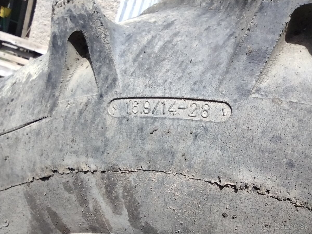 Koleso zetor 16,9 / 14 -28 - 3