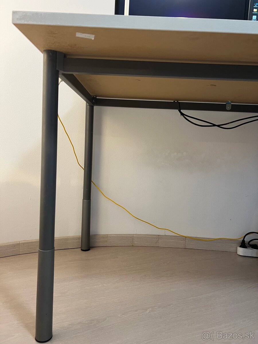 Pracovný stôl - 3