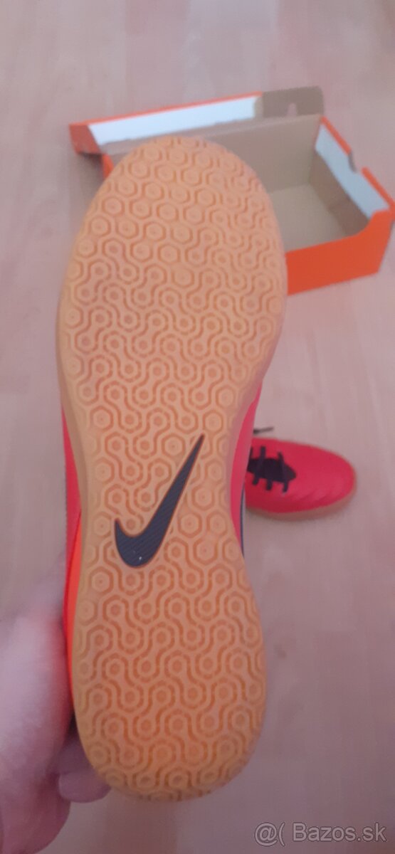 Tenisky , kopacky , salova obuv. - 3
