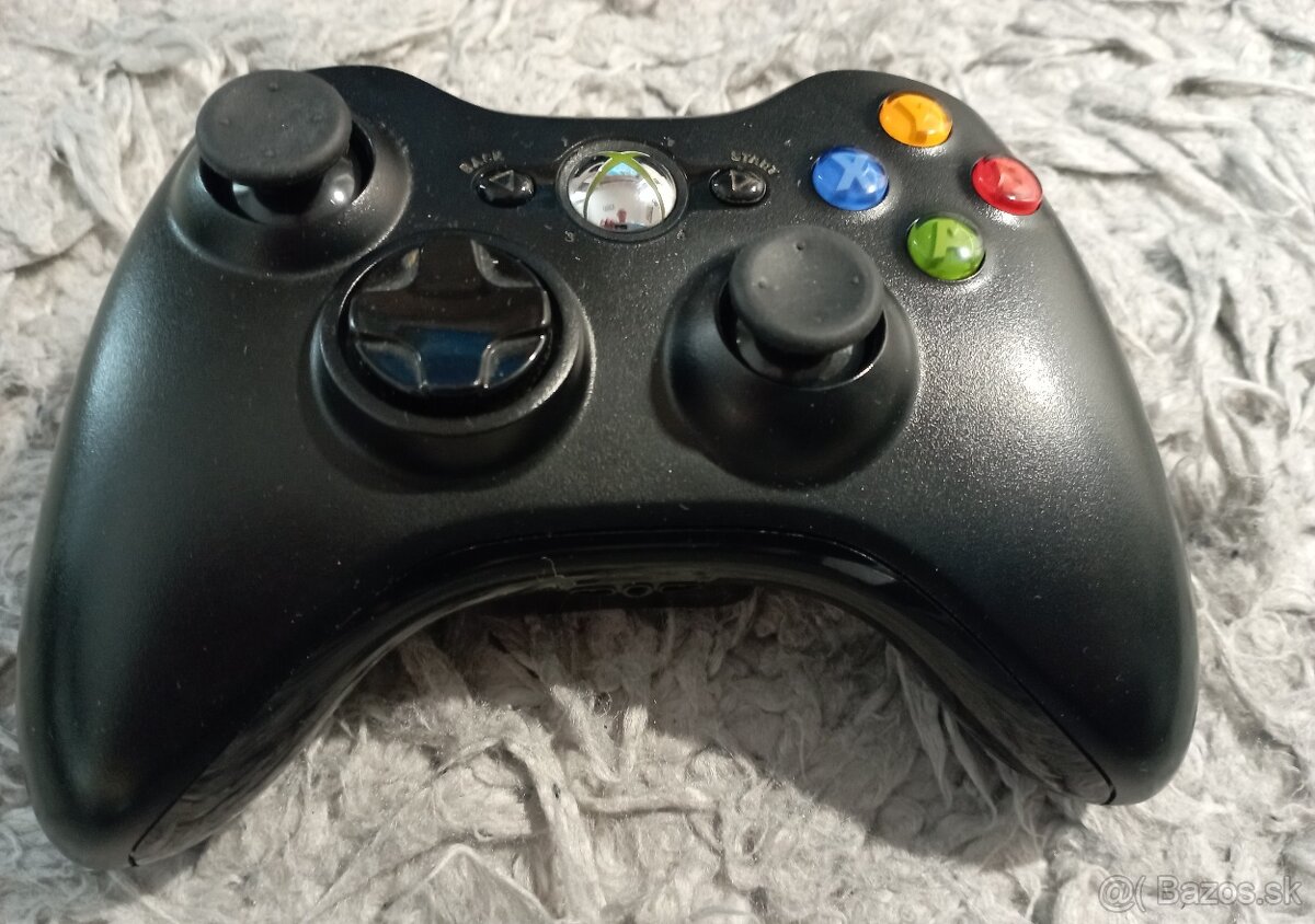 XBOX 360 E 250GB HDD aj s kinectom - 3