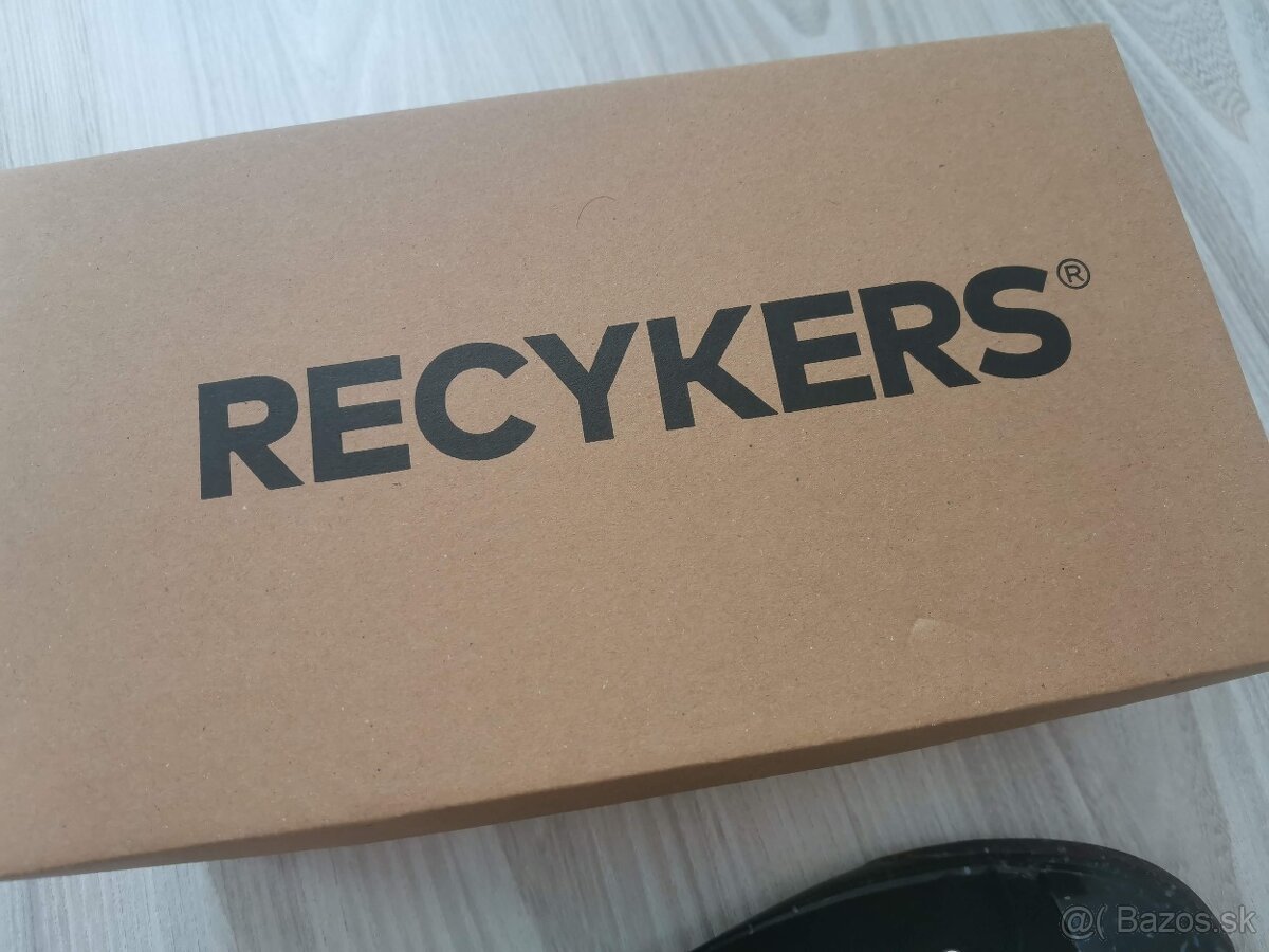Čierne dámske ekologické tenisky Recykers č. 38 - 3