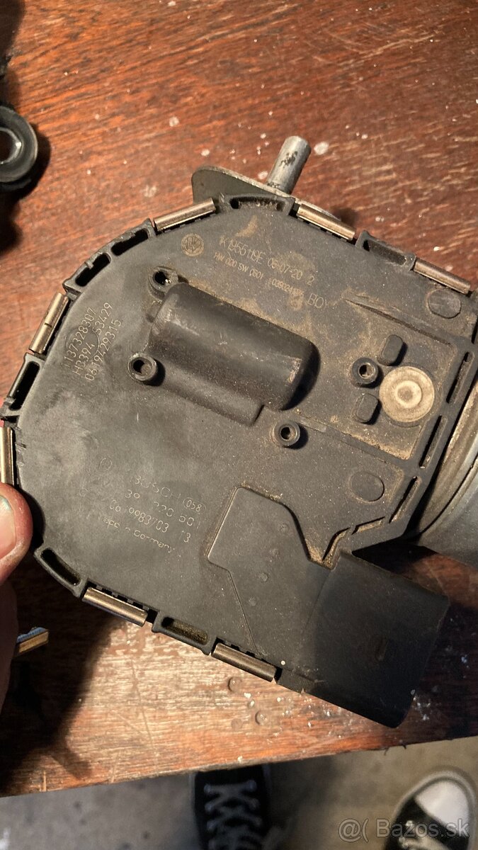 VW Golf mk5 motorček stieračov - 3