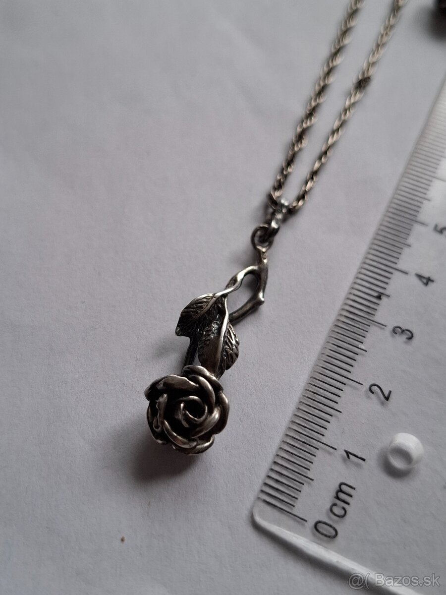Strieborný náhrdelník s ružičkami - 3