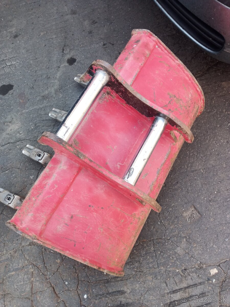 Lyžice varechy Takeuchi MH03 - 3